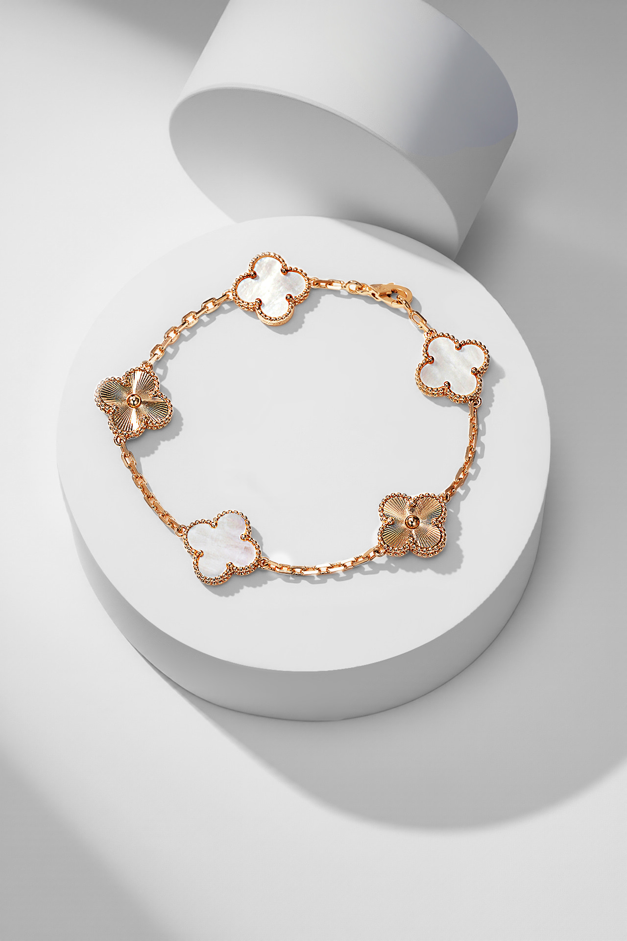 c4d171d3960ffc97df6fc01de2084ed6_1764254576_7239.jpg